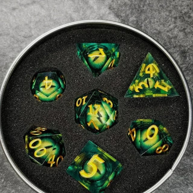 48% OFF - Lifelike Green Dragon Eye Dice Set