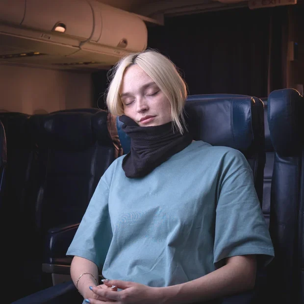 TRAVEL PILLOWS - Stay Relaxed and Rested on Long Trips