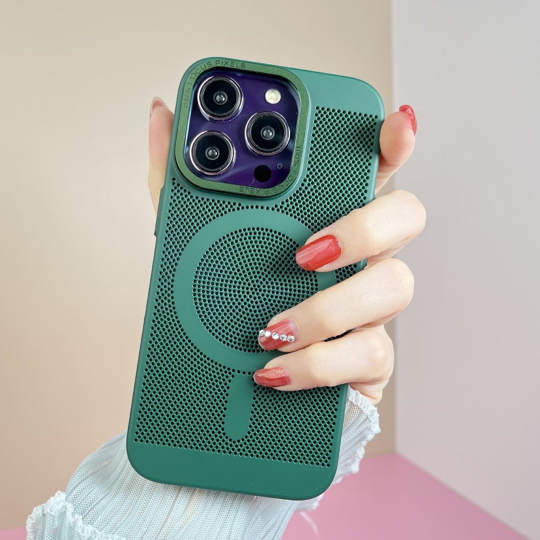 Magnetic cooling breathable phone case