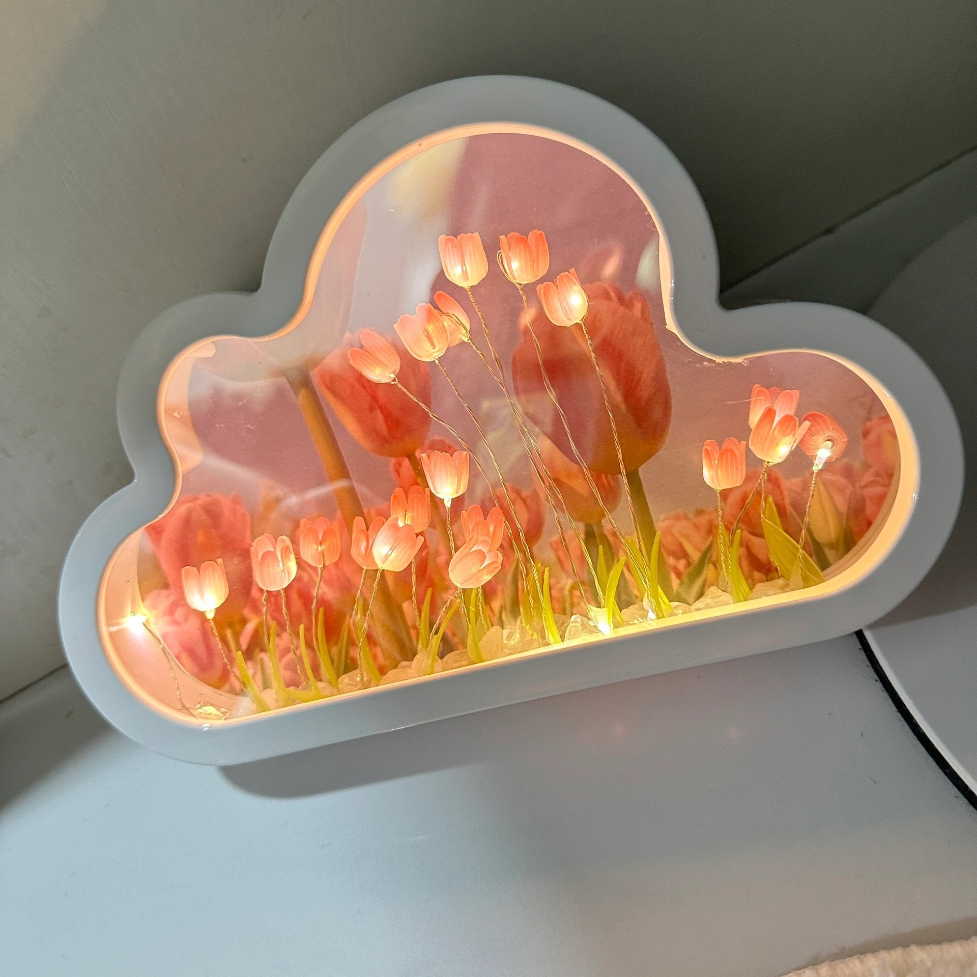 TulLight – DIY Tulip Cloud Light with Three-dimensional effect