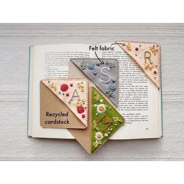 kelinia bookmark - Personalized hand embroidered corner bookmark